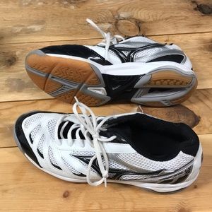 Mizuno Volleyball Shoes: Wave Rally 5